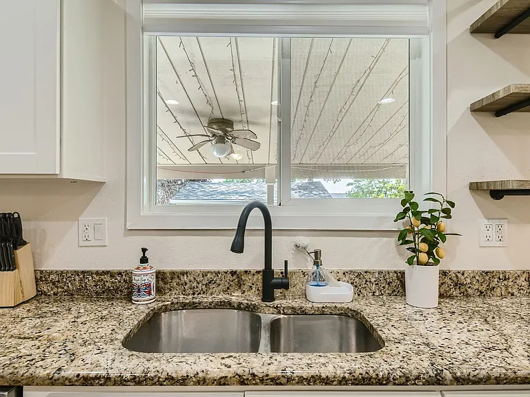 3846 Dyanna Dr — Photo 12