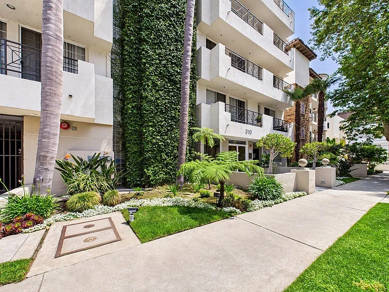 310 S. Swall Drive Apartments — Photo 13
