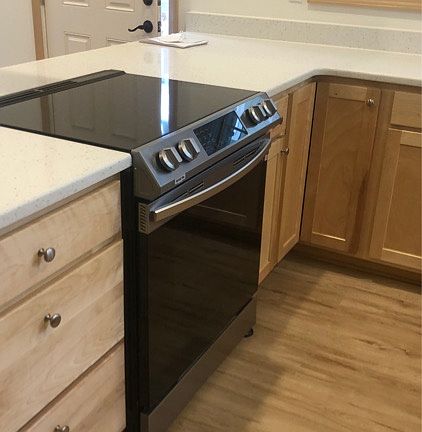 4th image of 654 NW Coast St #1