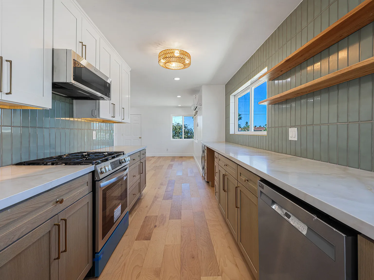 1 bed, 575 sqft, $3,600 — Photo 2