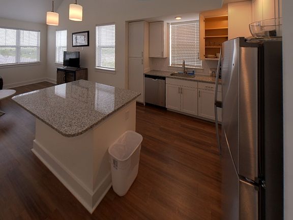 4th image of 470 Arsdale Ave #29-201
