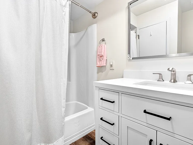 138 Indian Hollow Ct — Photo 12