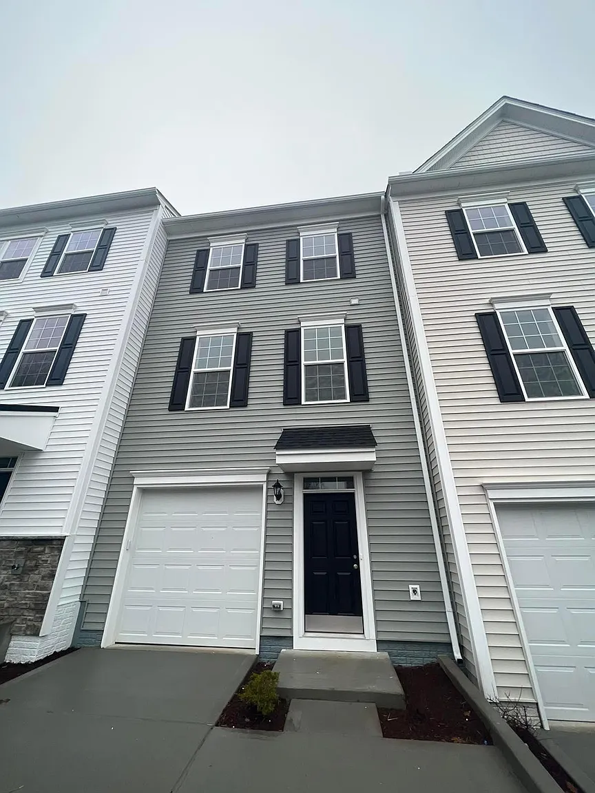 207 Tide Way photo 1