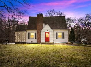 318 Noxon Rd, Poughkeepsie, NY 12603