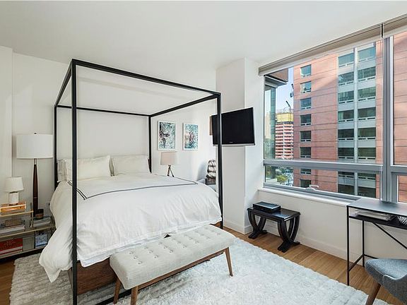 4th image of 2 River Ter APT 8B