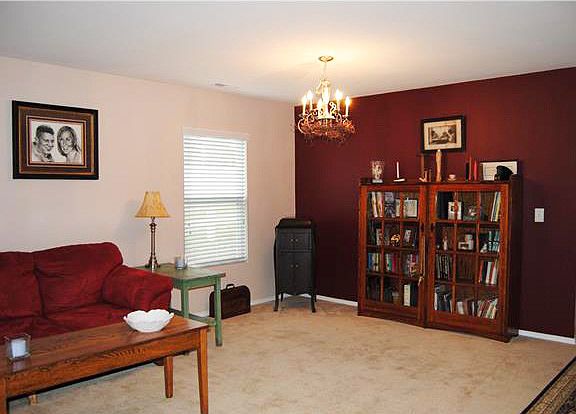 4th image of 967 Sweetgum St