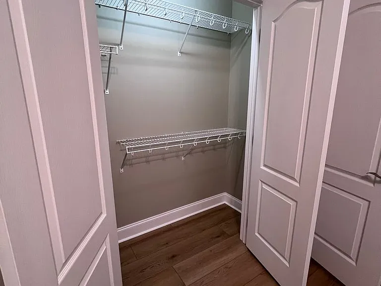 1618 Professional Pkwy — Photo 20