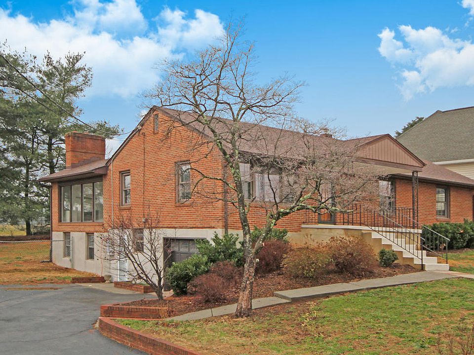 1st image of 3616 Ellen Dr