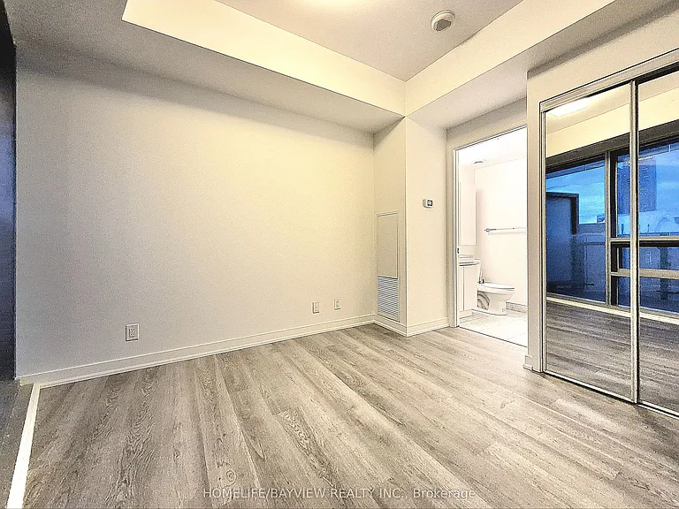 14 York St #1305 — Photo 10