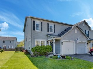 673 S Shannon Dr, Romeoville, IL 60446