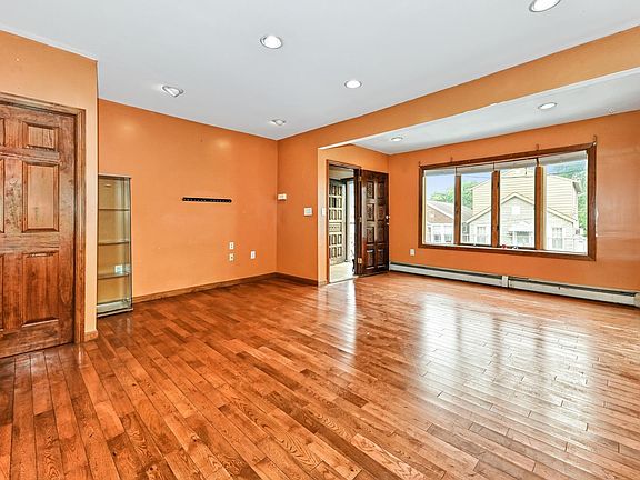 5th image of 8406 Newkirk Ave