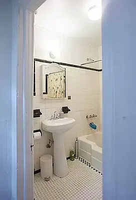 Rented by Corcoran | media 25