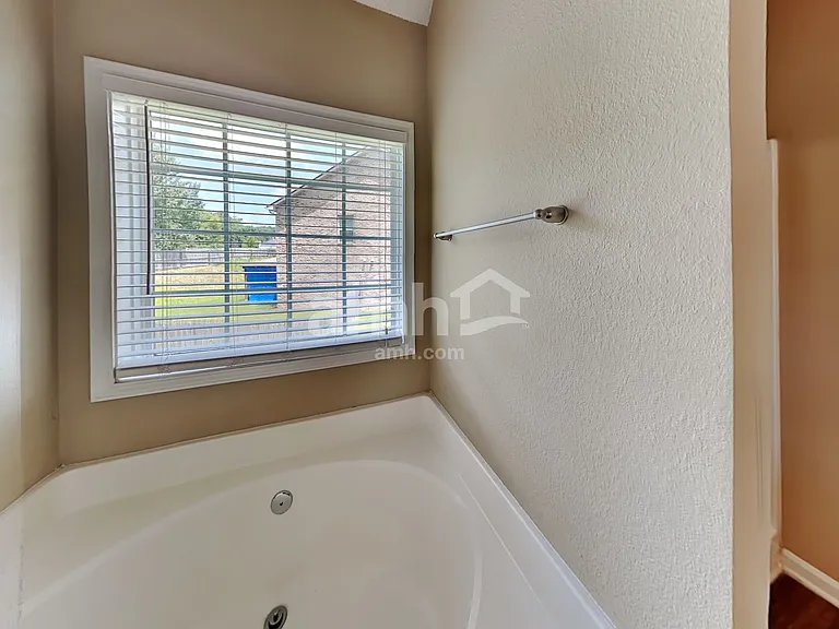 3083 Newtons Crest Cir — Photo 10