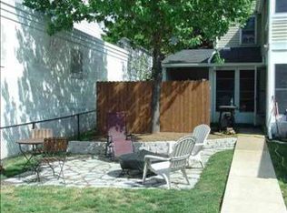 241 W Main St, Hummelstown, PA 17036