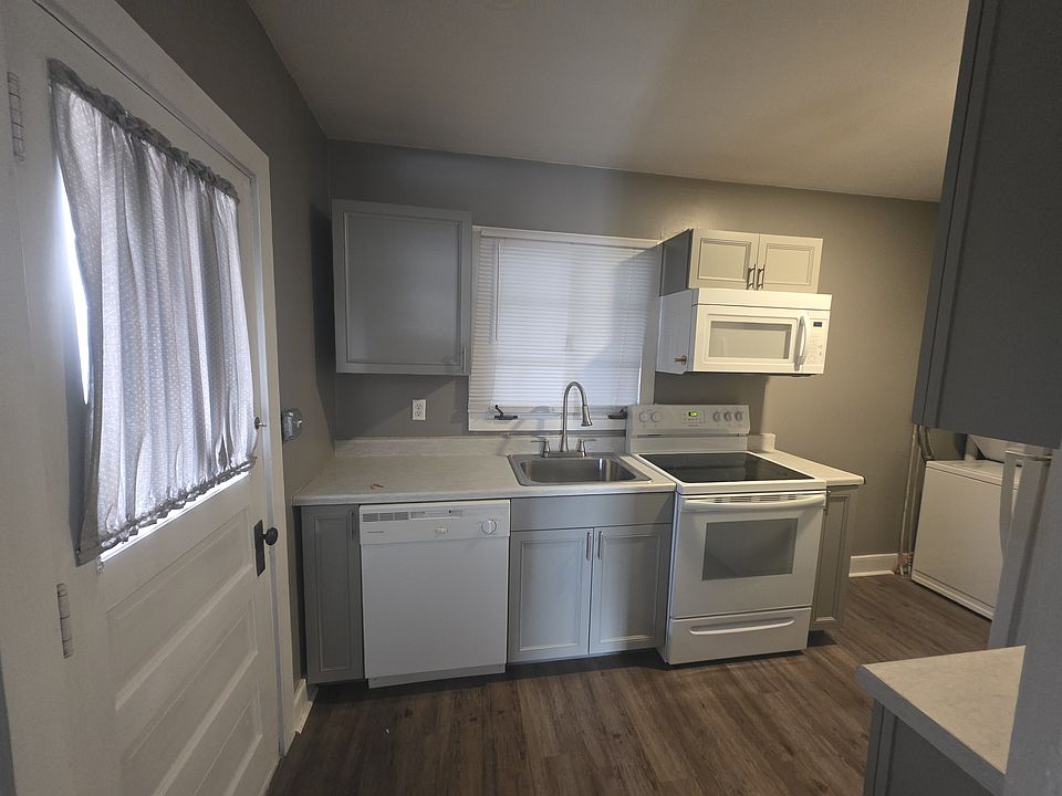 1st image of 43-43-43R Frederick St #1