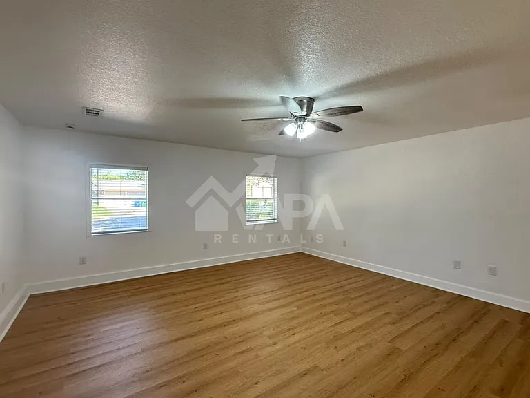 1074 Honeytree St — Photo 8