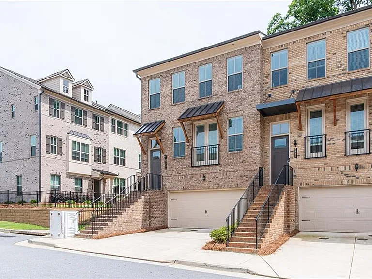2701 Cedar Pine Way — Photo 3
