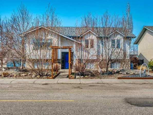 191 S Strathaven Cres, Strathmore, AB T1P 1N5