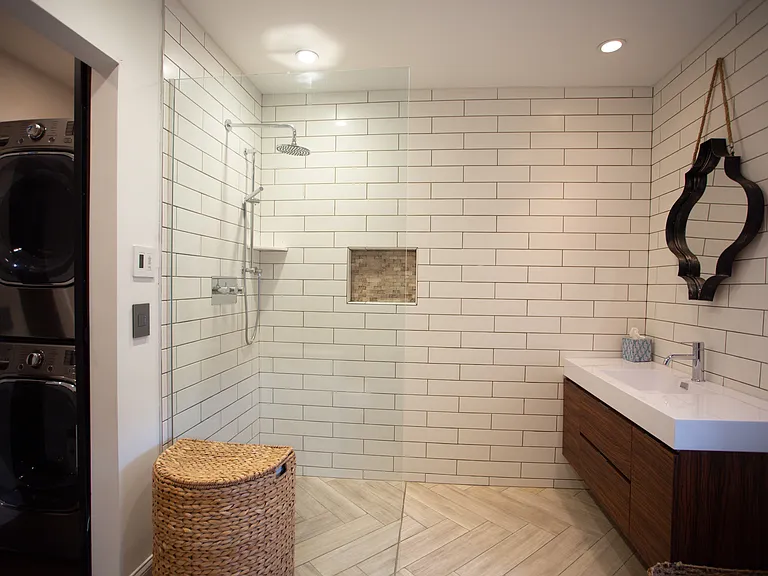 2404 E Cumberland St — Photo 17