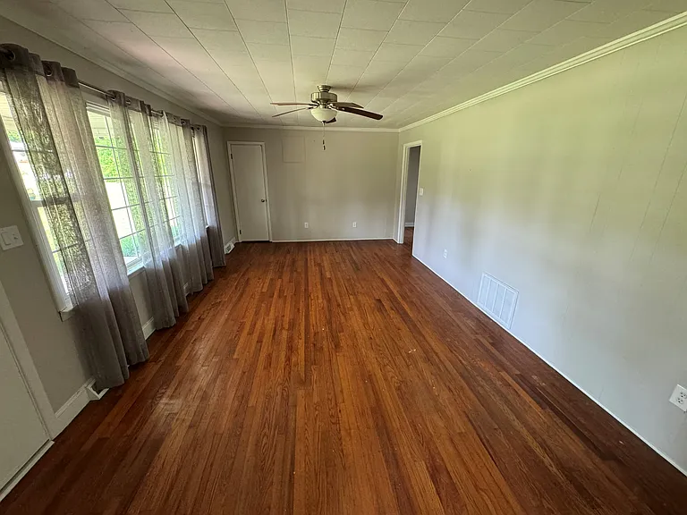 802 Liberty Hwy — Photo 8