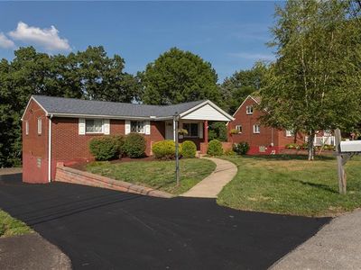 532 Millers Ln, Pittsburgh, PA, 15239