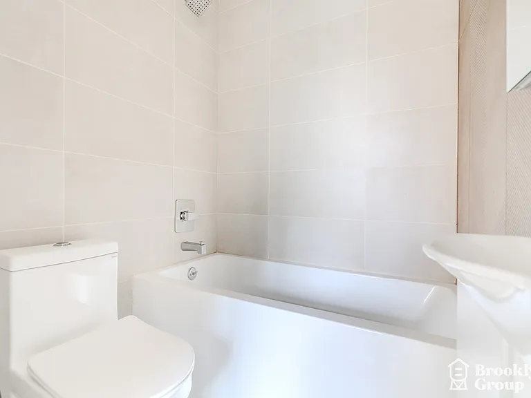 123 Park Ave #4B — Photo 8