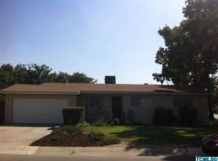 1365 W Beaumont Ave, Tulare, CA 93274