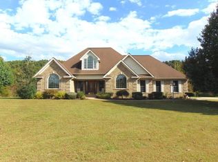 180 Eagles Nest Dr, Lebanon, KY 40033