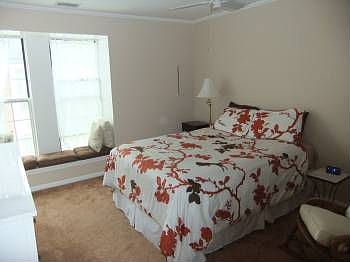 3rd image of 2586B S Arlington Mill Dr