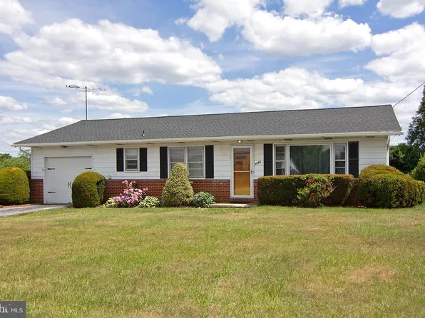 3283 Charmil Dr, Manchester, MD 21102