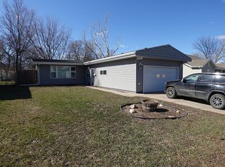 305 18th St NW, Minot, ND 58703