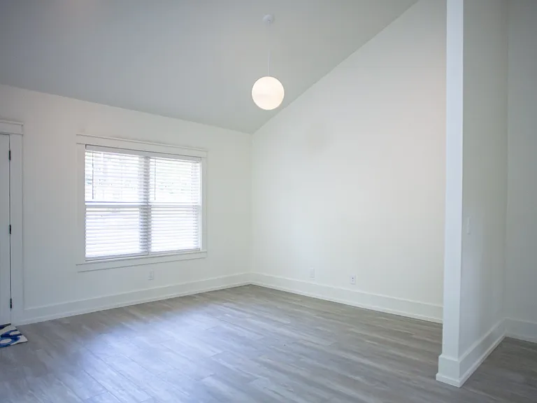 113 Barclay — Photo 4