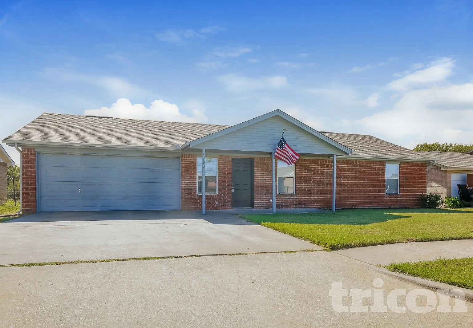 4303 Sheldon Drive Granbury TX — Photo 2