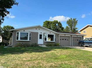 2010 Ridgeway Dr, Denison, IA 51442