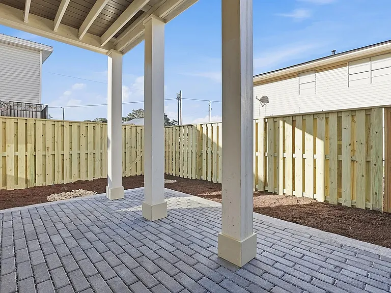 Luxury New Construction Rental Near Starland, SCAD & Ardsley Park with Garage and Private Courtyard — Photo 21