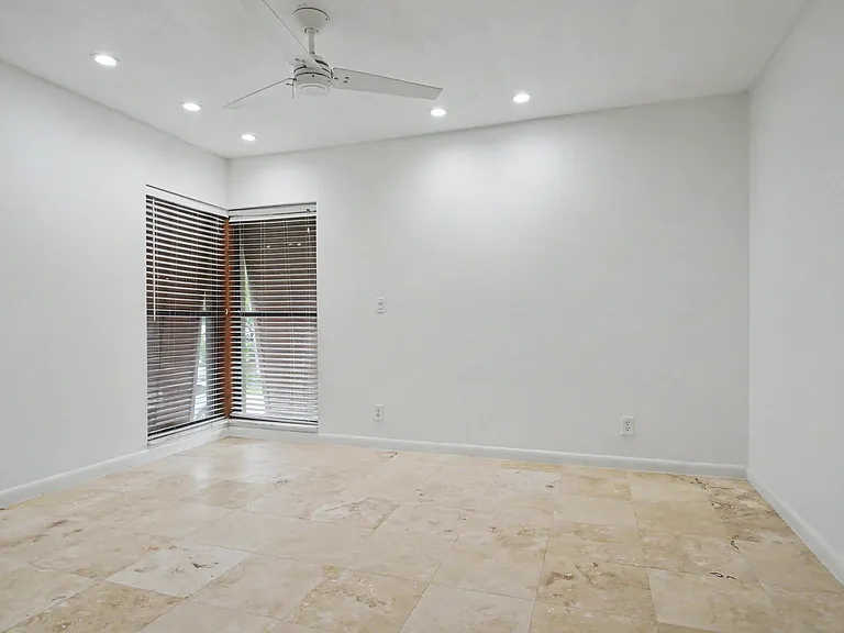 3939 NE 5th Ave #A201 — Photo 15