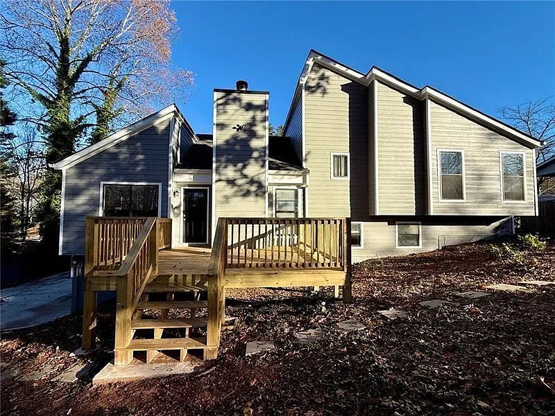 3 bed, 2.0 bath, $2,450 — Photo 3