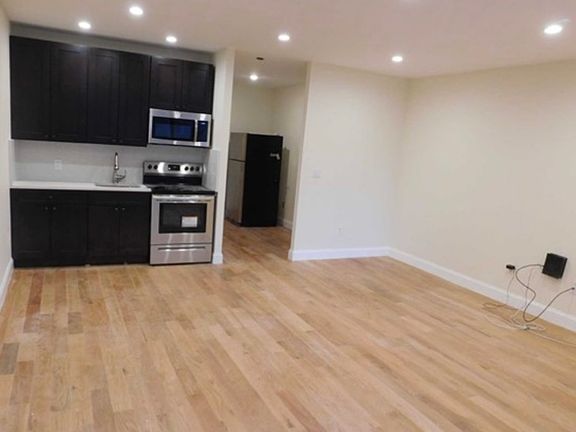 3rd image of 825 Palisade Ave APT A1