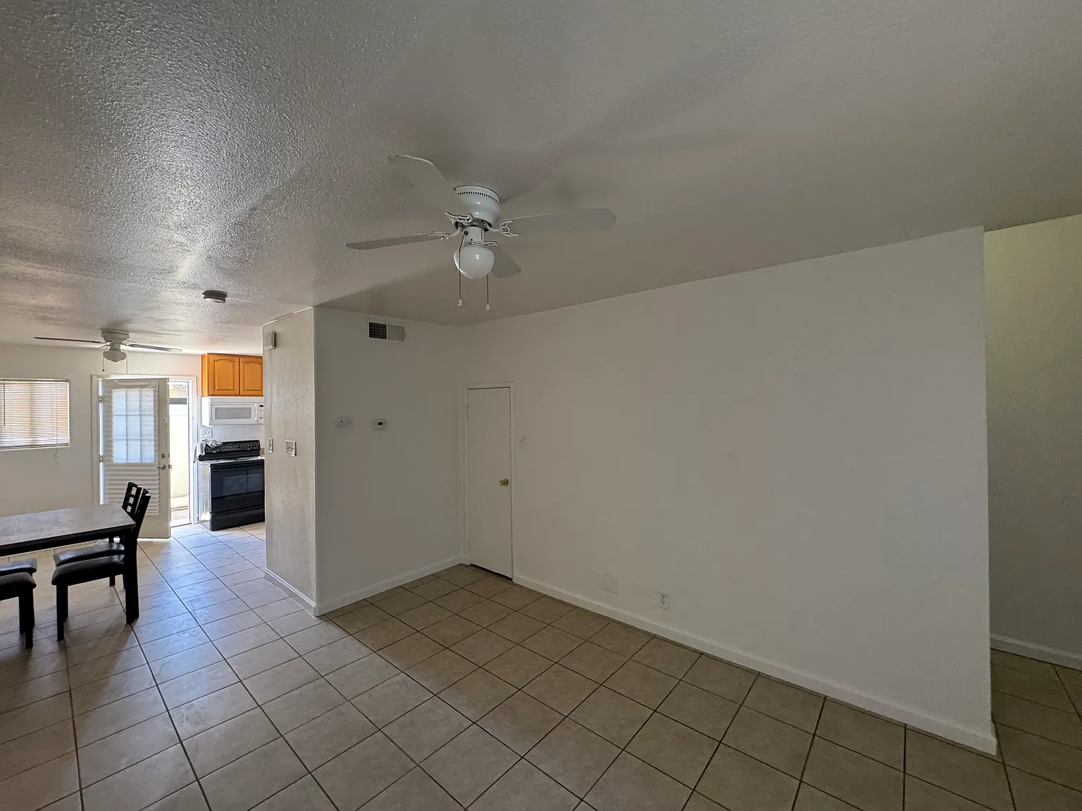 2 bed, 900 sqft, $1,650 — Photo 4