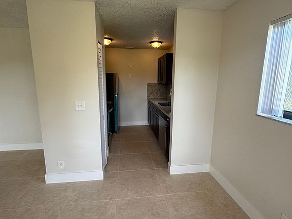 5th image of 1121 W River Dr #1121