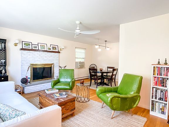 4th image of 395 Sunset Ln