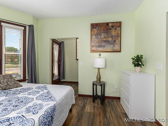5th image of 941 Leonard St NW #1