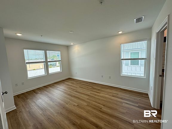 5th image of 4450 Lost Bay Dr