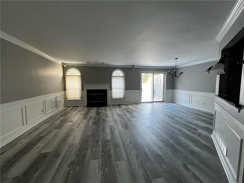 3 bed, 2.5 bath, 2200 sqft, $4,100 — Photo 3