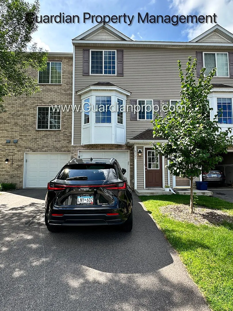 Prior Lake Town Home, 1 Car Garage, W/D, Walk out Patio, Dishwasher Available Sept — Photo 1