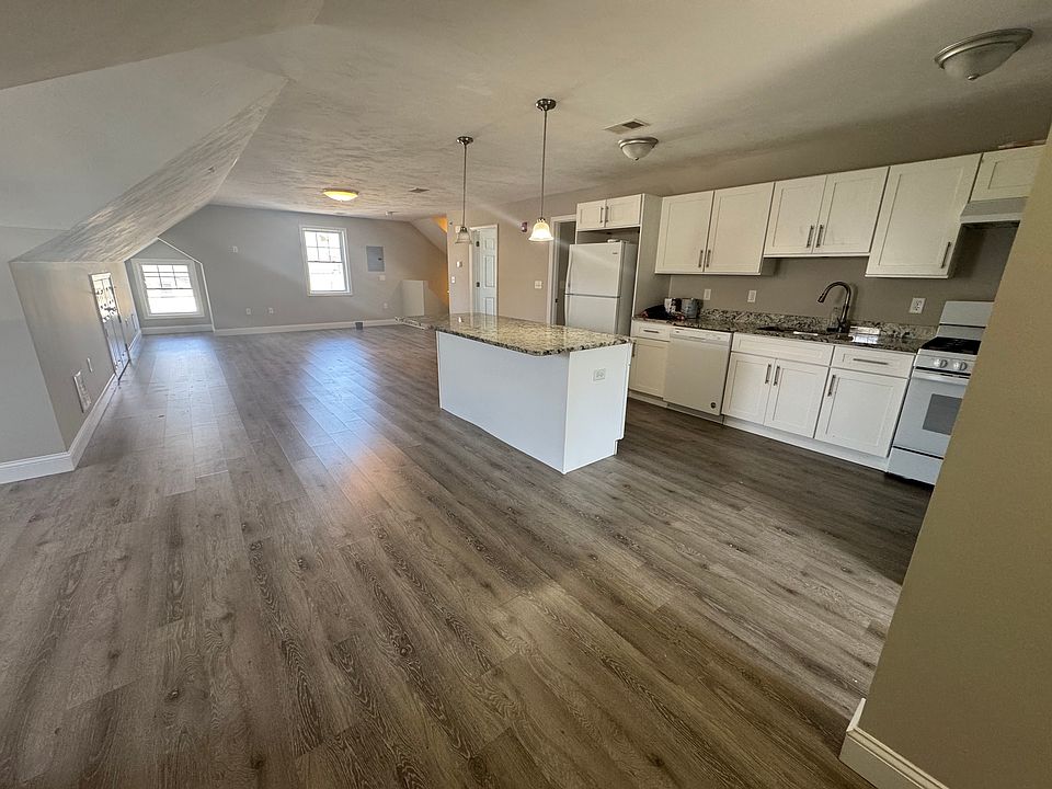 1st image of 22 Burgess St #3