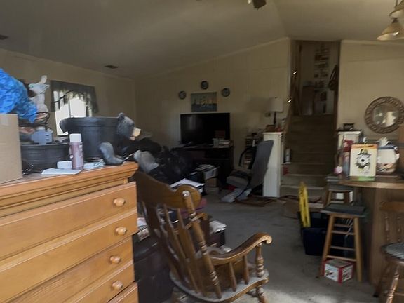 4th image of 148 Holly Crescent Drive