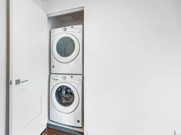 843-847 Lexington Ave #3N — Photo 5