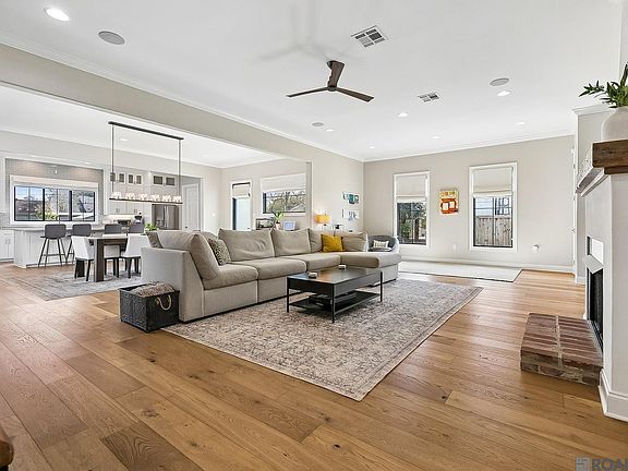 2nd image of 1713 Longwood Dr