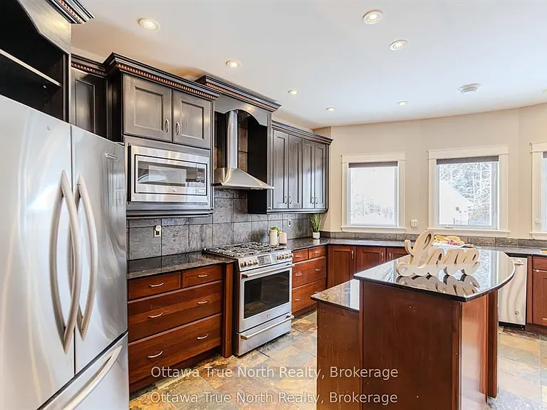1530 Lords Manor Ln — Photo 11